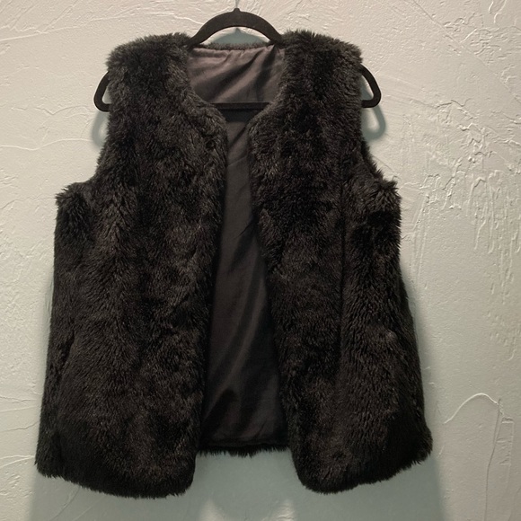 Aldo Jackets & Blazers - Aldo
Black fury vest
Large